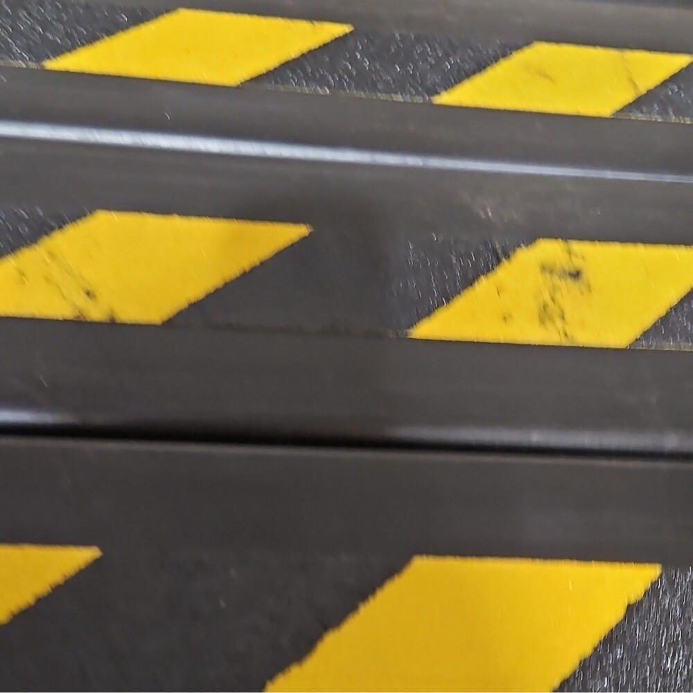 William Frick & Co. Joist Mate Threshold Ramp Anti-Slip Plastic 24x16 Black/Yel… - Picture 2 of 8